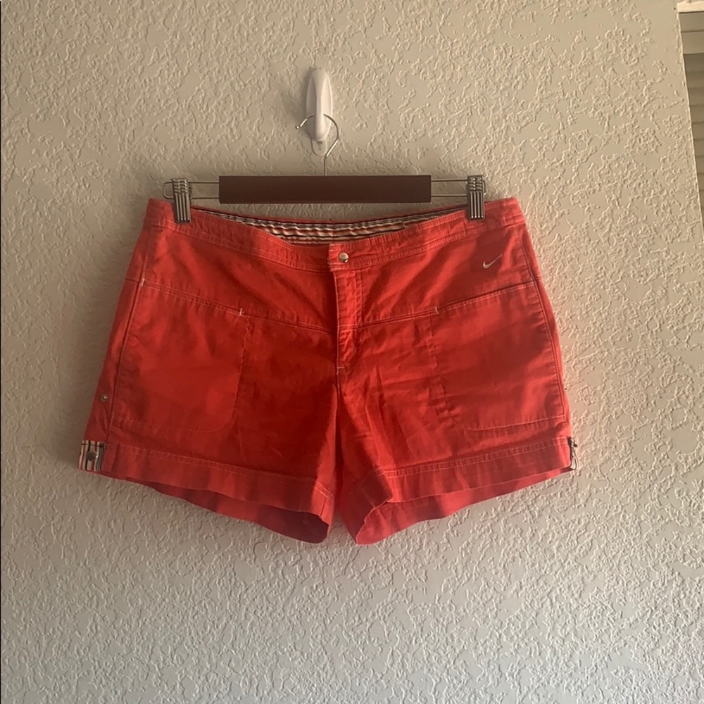 Nike shorts size M